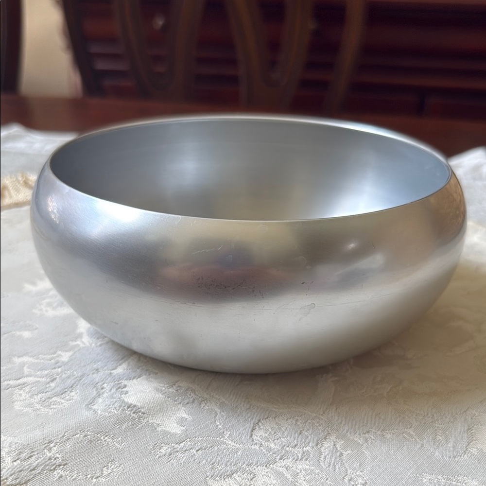 Vintage Kensington aluminum bowl
